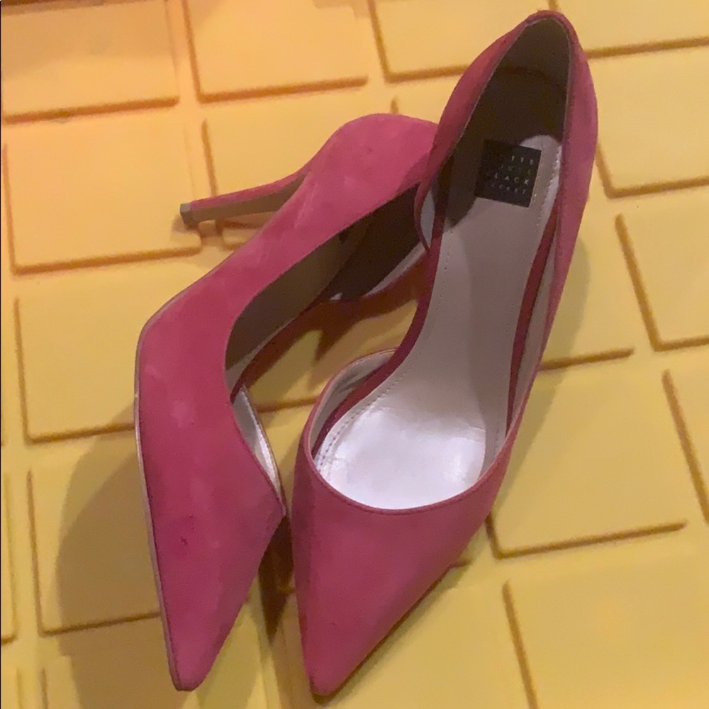 Pink pumps